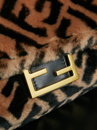 フェンディバッグ素材ディテール